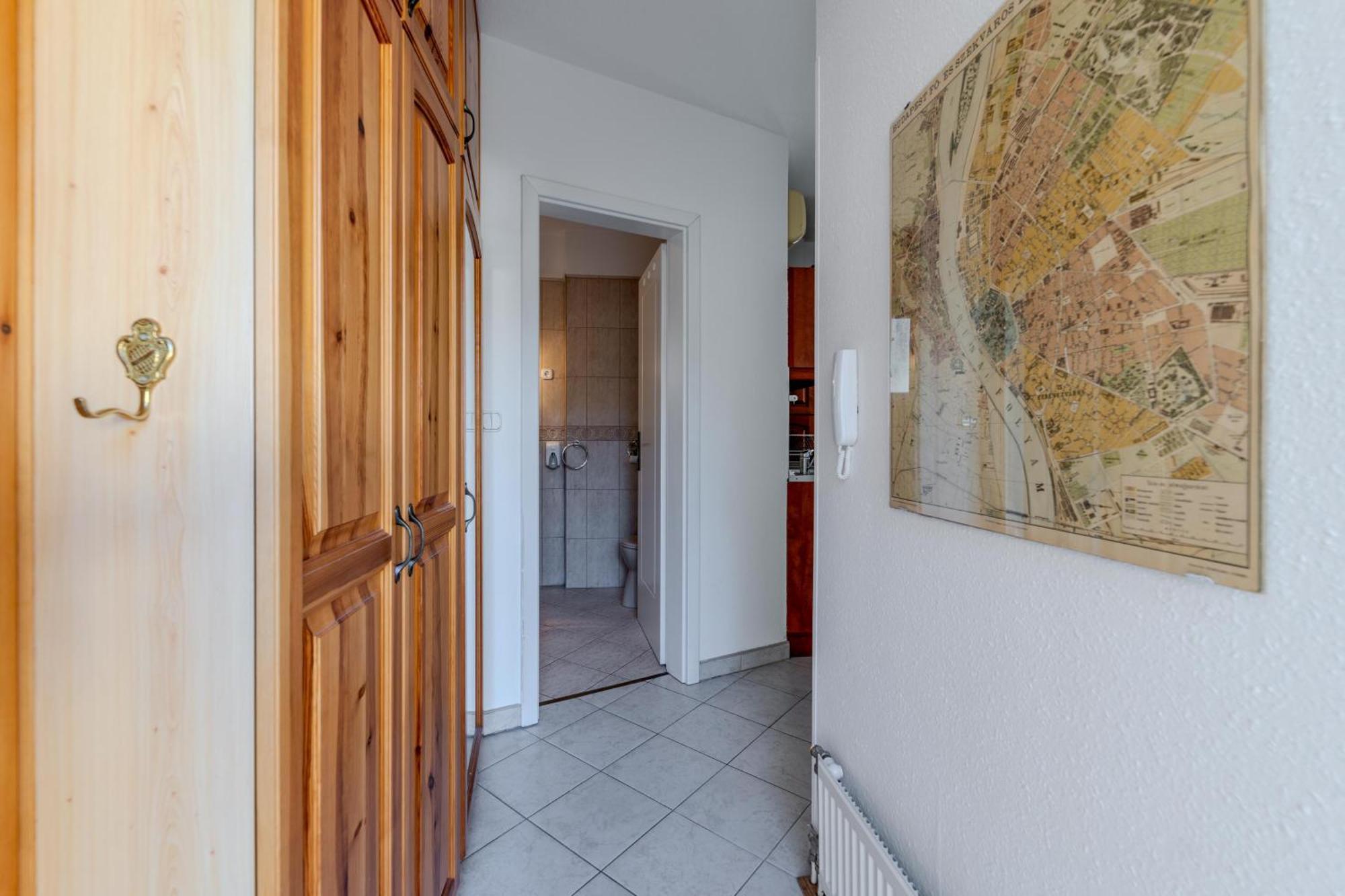 Cozy Flat In The Heart Of Buda Budapest Exterior foto